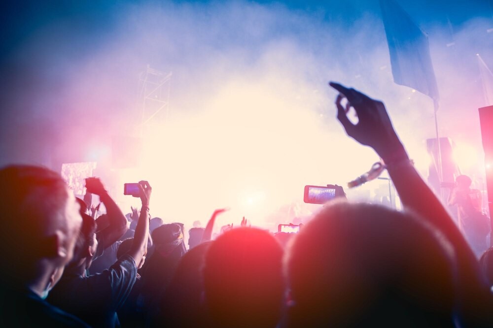 Wolność w sztuce: Poetycko-muzyczny spektakl na Święto Niepodległości