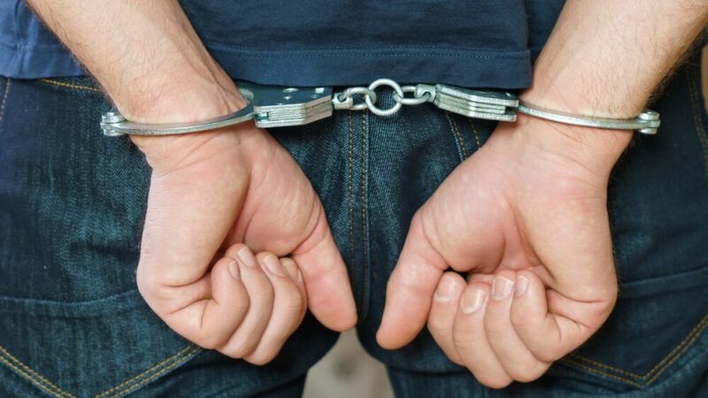 Zatrzymany z 6 tysiącami paczek nielegalnych papierosów