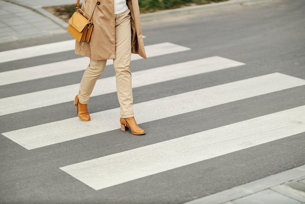 Uwaga! Używanie telefonu na przejściu może kosztować cię 1500 zł!