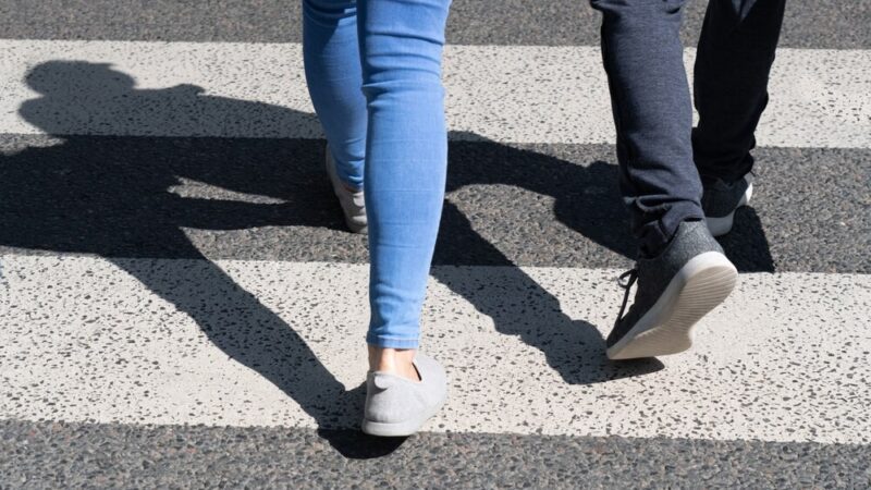 Odblaskowa choinka – świąteczna ozdoba dla bezpieczeństwa na drodze”