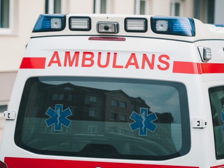 Ewakuacja szkoły w Toporze po rozpyleniu drażniącej substancji – policja bada sprawę