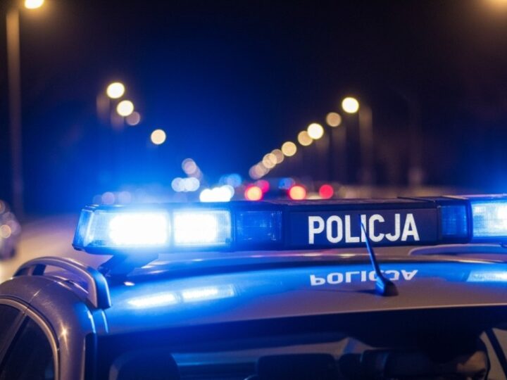 Niesprawne oświetlenie tablicy ujawniło poszukiwanego przestępcę