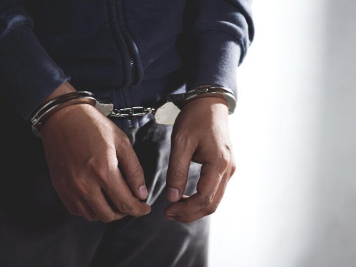 Pracownik magazynu w Sierpcu zatrzymany za kradzież 3600 paczek papierosów