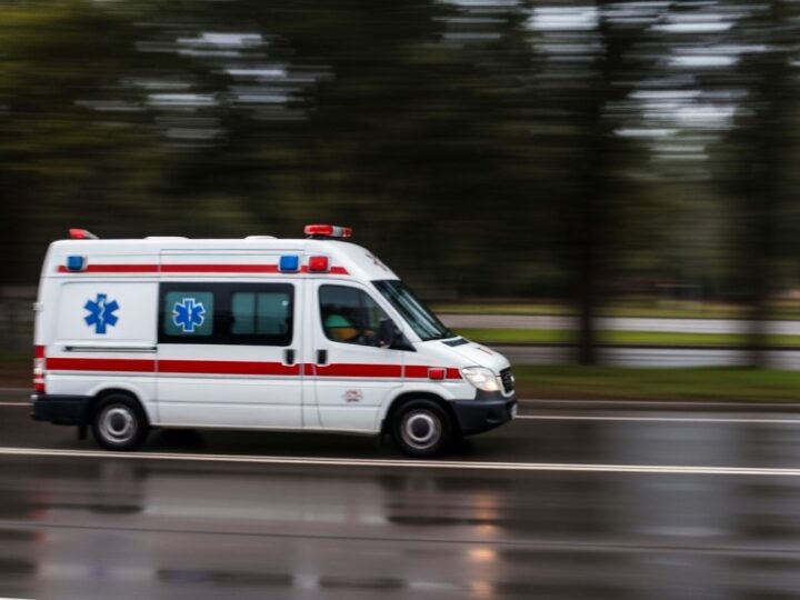 Zaginiony mieszkaniec powiatu mławskiego odnaleziony w kukurydzy po nocnych poszukiwaniach