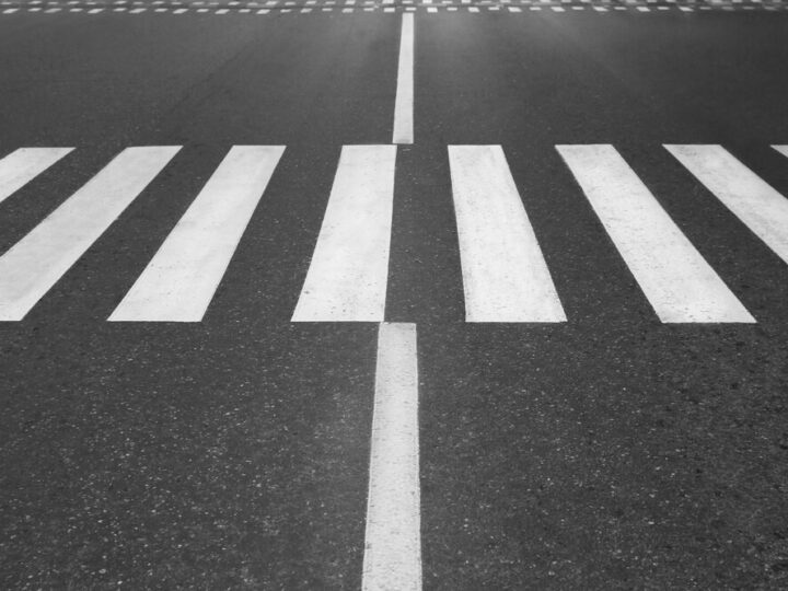 Odblaski ratują życie – policja apeluje o ich noszenie dla bezpieczeństwa