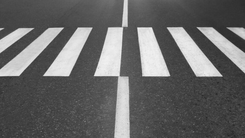 Odblaski ratują życie – policja apeluje o ich noszenie dla bezpieczeństwa