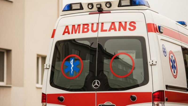 Policjanci edukują mieszkańców o zasadach bezpieczeństwa w powiecie białobrzeskim