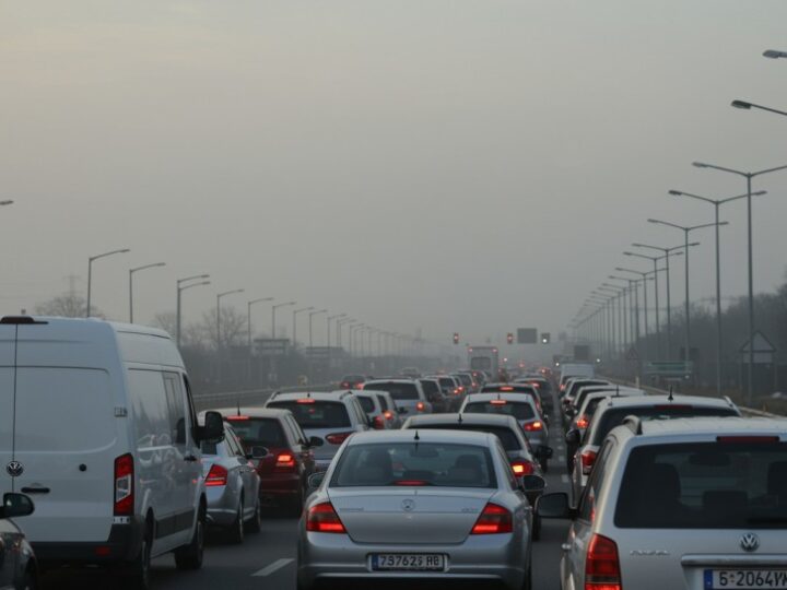 Mecz Legii z Lechem – kierowcy muszą być czujni na utrudnienia