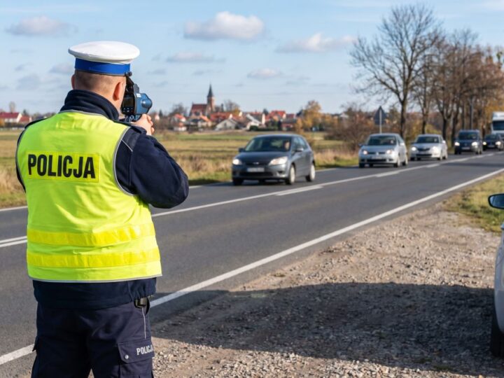 Driftowanie na drogach: 22-latek z wysokim mandatem i lawetą w tle