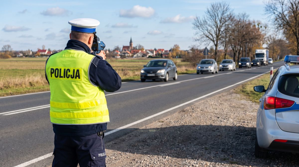 Driftowanie na drogach: 22-latek z wysokim mandatem i lawetą w tle