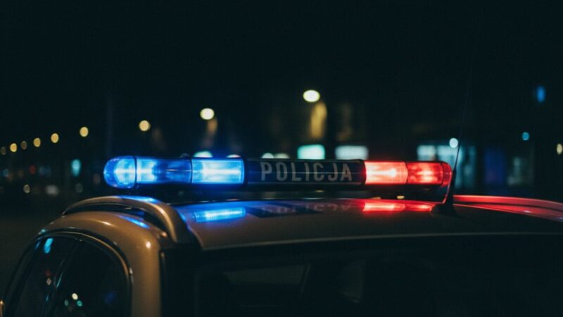 Poszukiwany 30-latek ukrywał się na balkonie, ale policja go znalazła