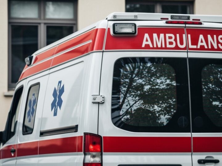 Pijany ojciec z 2-letnią córką na spacerze. 36-latek miał 2,6 promila alkoholu w organizmie