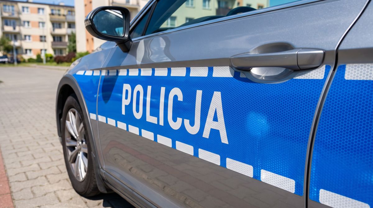 Kradzież w Raciążu: policja szuka sprawcy. Rozpoznajesz go? Poinformuj mundurowych