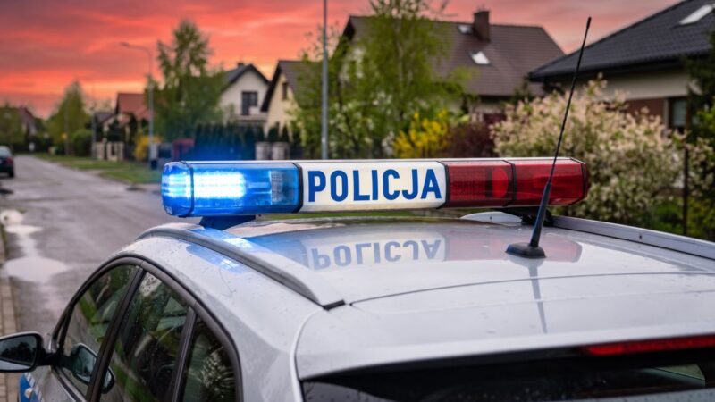 Zatrzymanie sprawcy kradzieży butelek w Glinojecku dzięki skutecznej akcji policji
