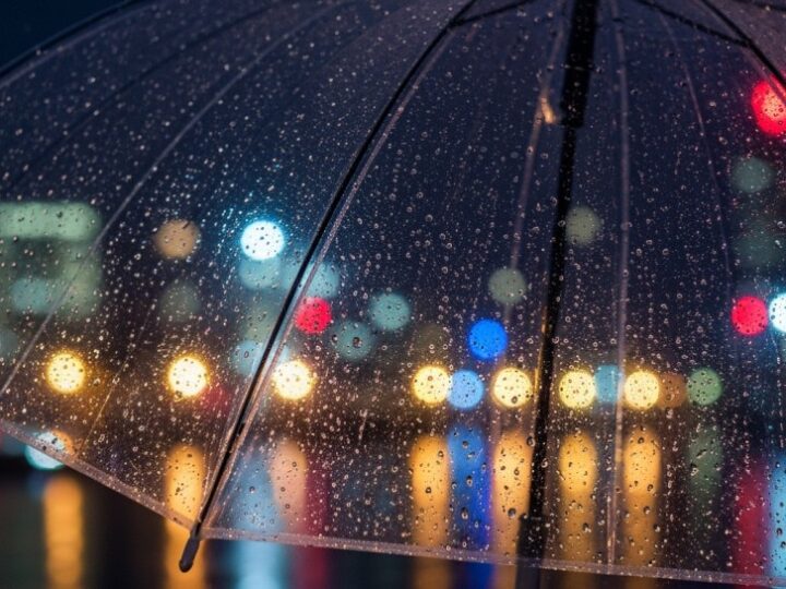 Gęsta mgła utrudnia jazdę – zachowaj ostrożność na drogach!