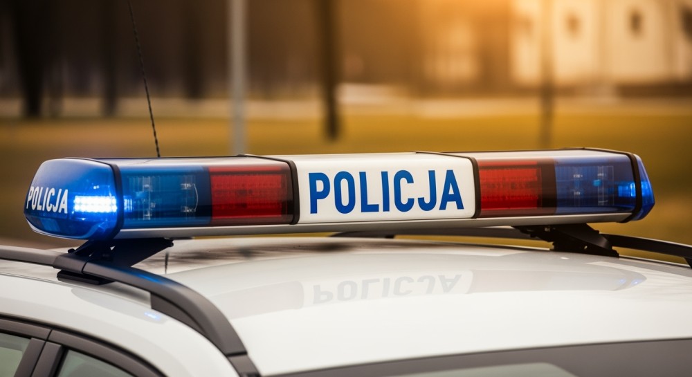Ukradł piwo i energetyk, zaatakował pracownicę oraz klienta. 40-latek zatrzymany