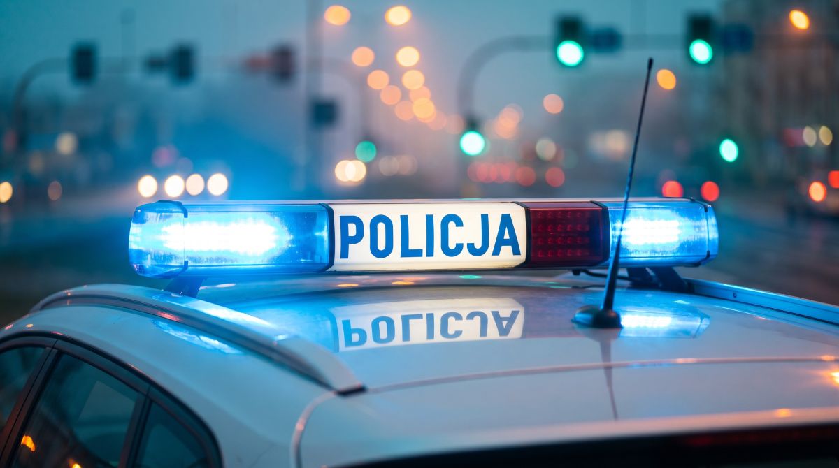 Policja na A2 zatrzymuje 35-latka z 86 tysiącami nielegalnych papierosów